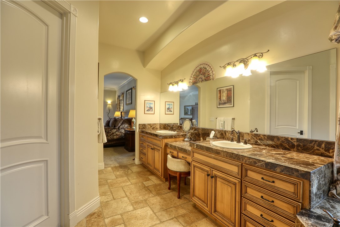 Detail Gallery Image 21 of 51 For 5630 Oakhill Ct, Santa Maria,  CA 93455 - 7 Beds | 5/1 Baths
