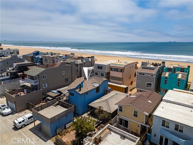 51 B Surfside Avenue, Surfside CA: https://media.crmls.org/medias/a4761569-ba28-4317-8c25-52db24f2847e.jpg