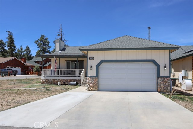 Detail Gallery Image 4 of 4 For 1652 E Big Bear Bld, Big Bear City,  CA 92314 - 3 Beds | 2 Baths