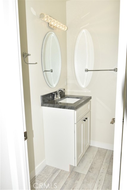 Detail Gallery Image 8 of 23 For 8195 Eastport Dr, Huntington Beach,  CA 92646 - 3 Beds | 2/1 Baths