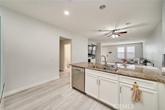 Detail Gallery Image 9 of 38 For 12573 Montaivo, Corona,  CA 91752 - 3 Beds | 2/1 Baths