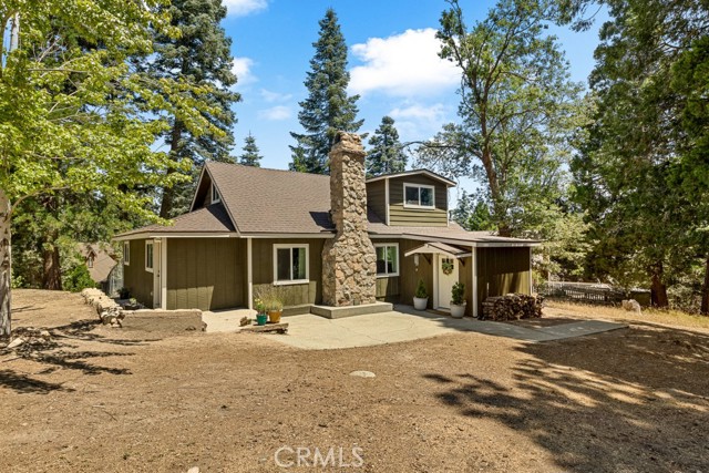 Detail Gallery Image 1 of 1 For 26293 Alpine Ln, Twin Peaks,  CA 92391 - 3 Beds | 2 Baths