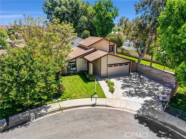 Detail Gallery Image 1 of 31 For 25402 via Jardin, Valencia,  CA 91355 - 4 Beds | 2 Baths
