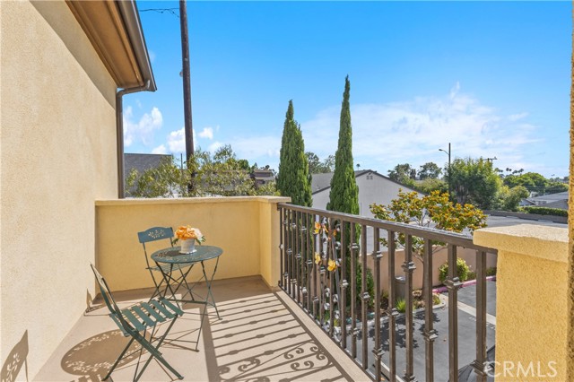 17557 Newland Street, Huntington Beach CA: https://media.crmls.org/medias/a479625c-317e-4d1d-99d1-7705eecd9258.jpg