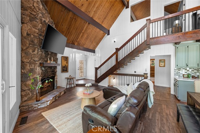 Detail Gallery Image 17 of 29 For 635 Grass Valley Dr, Lake Arrowhead,  CA 92352 - 3 Beds | 2 Baths