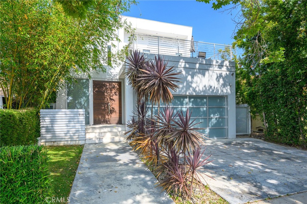 520 N Curson Avenue