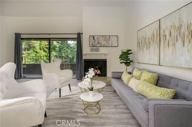 Detail Gallery Image 3 of 37 For 2756 Pine Creek, Fullerton,  CA 92835 - 1 Beds | 1/1 Baths