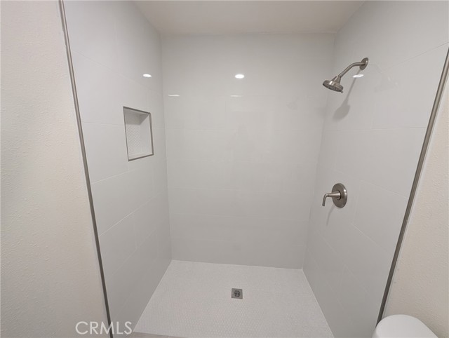 Detail Gallery Image 8 of 9 For 825 Laveta, Los Angeles,  CA 90026 - 3 Beds | 2 Baths