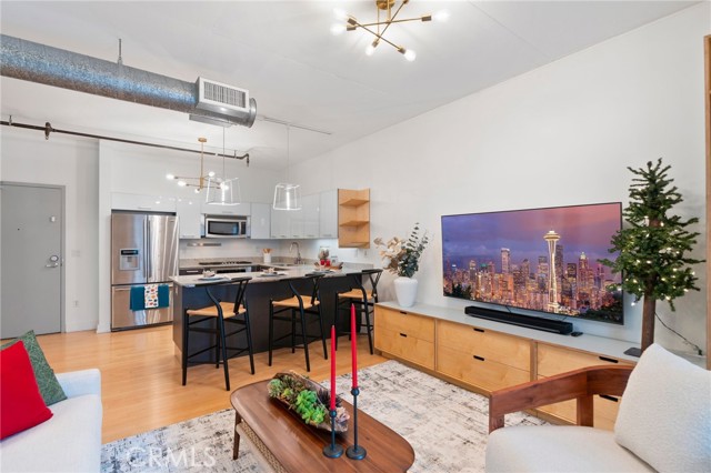 Detail Gallery Image 2 of 35 For 645 W 9th St #433,  Los Angeles,  CA 90015 - 1 Beds | 1 Baths