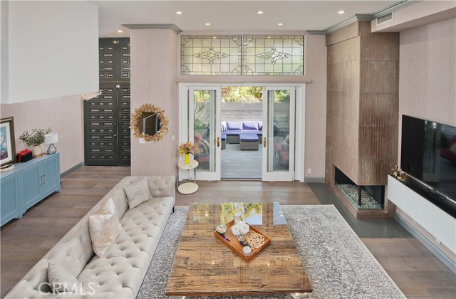 Detail Gallery Image 8 of 27 For 5315 White Oak #K,  Encino,  CA 91316 - 3 Beds | 2/1 Baths