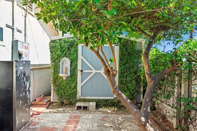 3751 Laurita Avenue, Pasadena CA: https://media.crmls.org/medias/a47e2fa2-c696-4efc-b59e-42814348bcf0.jpg