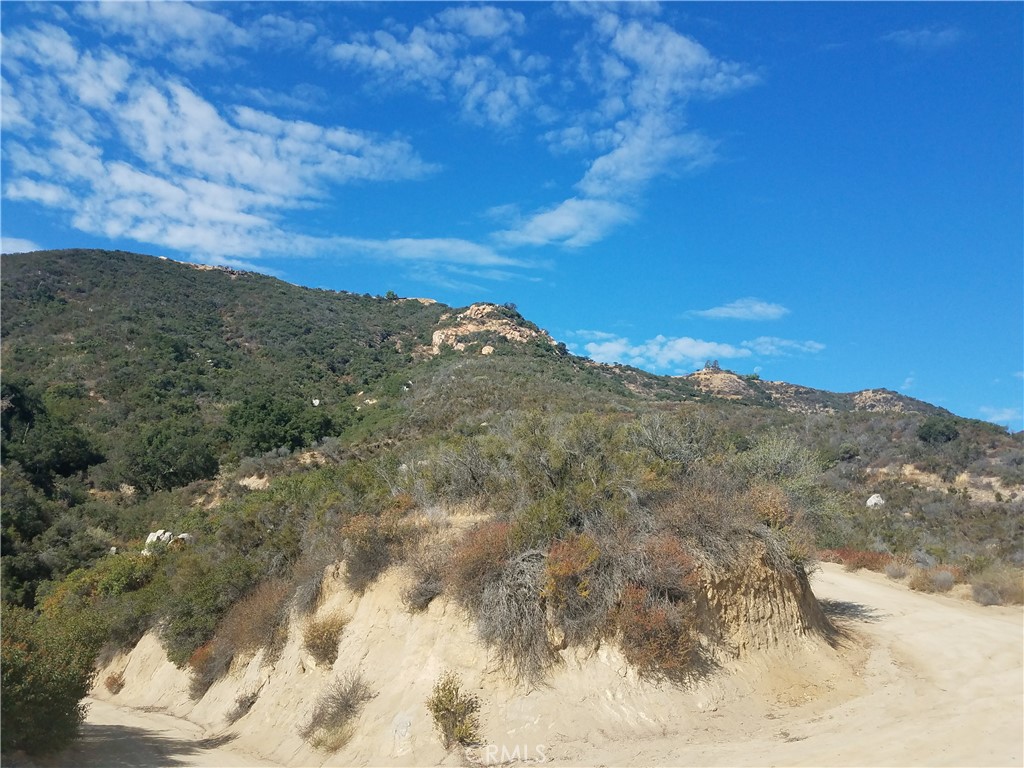 MLS #OC25102121 img 2