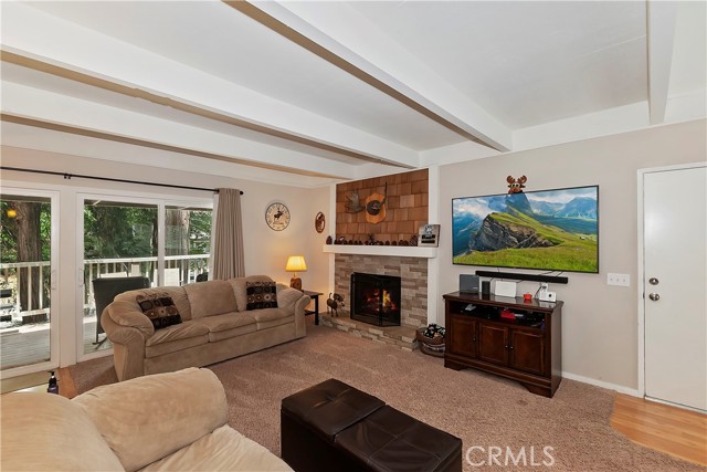 209 Cool Creek Lane, Lake Arrowhead CA: https://media.crmls.org/medias/a47fcb3a-4944-41a3-922d-dc305b1ad1a1.jpg