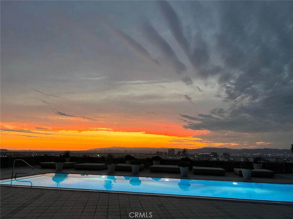 https://media.crmls.org/medias/a4803a2d-5dc3-4524-b3f6-ff1c650fd77a.jpg?preset=X-Large