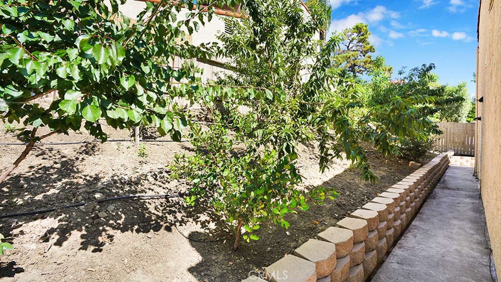 https://media.crmls.org/medias/a4807728-e23f-4403-9a87-56f7fe9c69ee.jpg?preset=X-Large