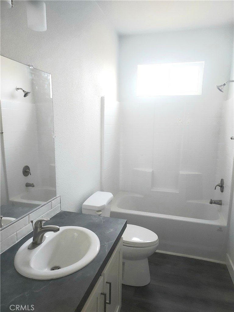 https://media.crmls.org/medias/a48115e2-a701-4da1-8bbc-c032940b9d1e.jpg?preset=X-Large