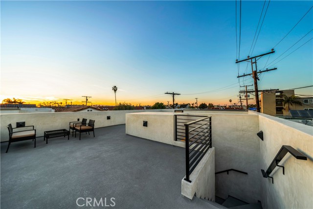 171 Savona Walk, Long Beach CA: https://media.crmls.org/medias/a4816849-0144-49de-ad92-f98991e20a27.jpg