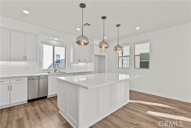 Detail Gallery Image 38 of 56 For 19542 Empire Ln, Northridge,  CA 91324 - 4 Beds | 4 Baths