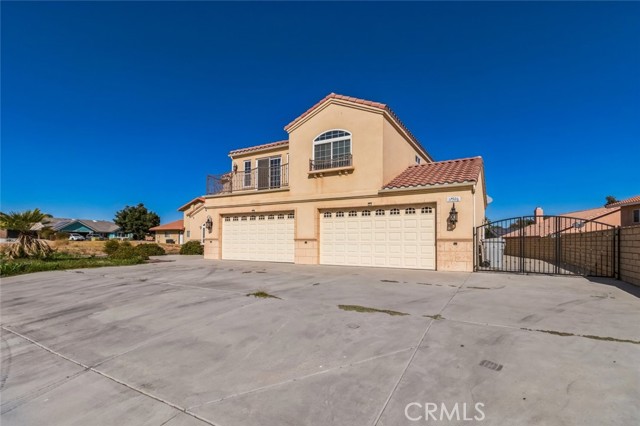 Detail Gallery Image 3 of 32 For 17926 Garden Glen Rd, Victorville,  CA 92395 - 4 Beds | 3/1 Baths