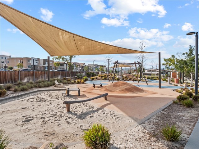 Detail Gallery Image 30 of 43 For 27013 Hummingbird Ln, Valencia,  CA 91381 - 3 Beds | 3 Baths