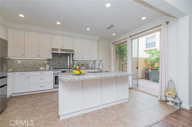 Detail Gallery Image 7 of 37 For 59 Fairymoss, Irvine,  CA 92620 - 3 Beds | 3/1 Baths