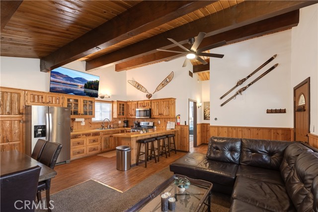 Detail Gallery Image 6 of 34 For 40067 Highland, Big Bear Lake,  CA 92315 - 2 Beds | 1 Baths