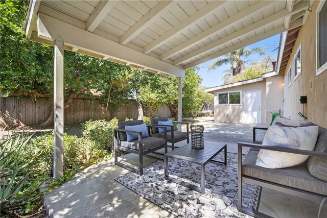 15032 Acre Street, North Hills CA: https://media.crmls.org/medias/a483d80e-63b9-4e52-8f3e-c7c4bbcd8076.jpg