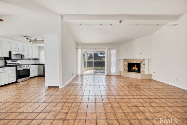 Detail Gallery Image 5 of 40 For 2125 Silver Oak, Hemet,  CA 92545 - 2 Beds | 2 Baths