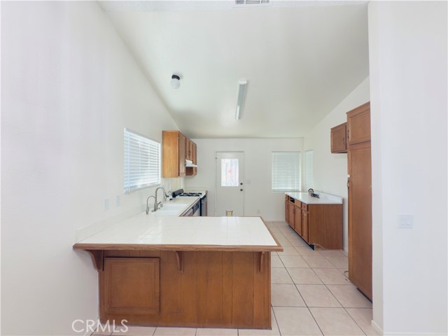 14164 Poplar Street, Hesperia CA: https://media.crmls.org/medias/a485e616-8f85-40b5-ab3b-85a72210277a.jpg