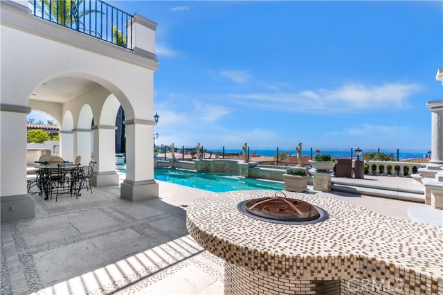 7 Vista Luci, Newport Coast CA: https://media.crmls.org/medias/a4868328-03c6-4a96-9b24-fc2b4d48861a.jpg