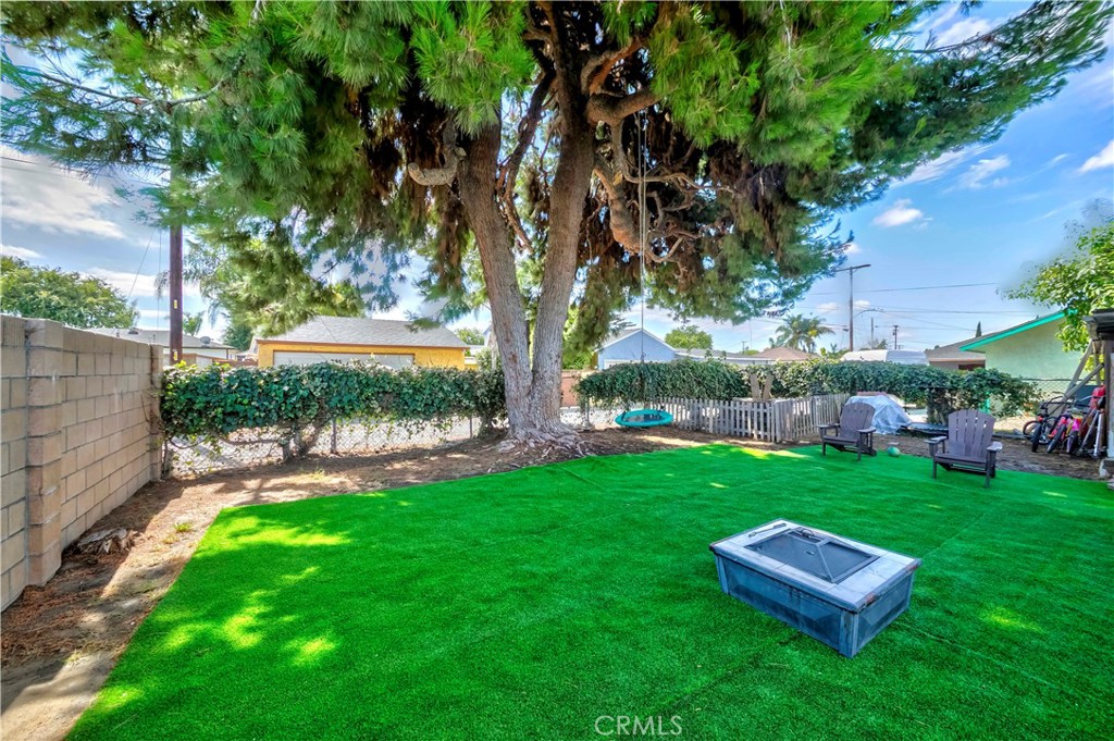 https://media.crmls.org/medias/a48718c9-25d6-4dfa-ab16-2d1d195456bb.jpg?preset=X-Large