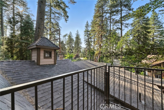373 Redwood Lane, Crestline CA: https://media.crmls.org/medias/a4872f0c-bf27-4ba6-9fcb-3b8fd47517a4.jpg