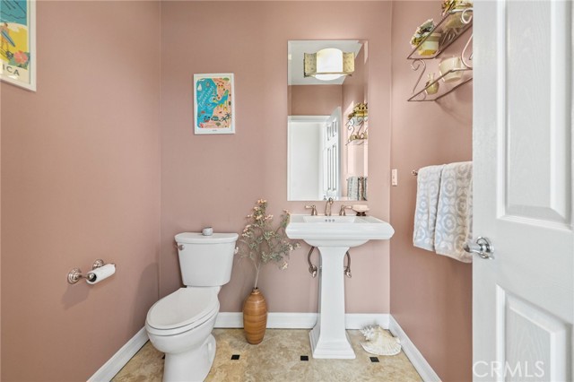 710 11th Street, Hermosa Beach CA: https://media.crmls.org/medias/a4873291-cb6e-46ee-a06d-be4bc21969bb.jpg