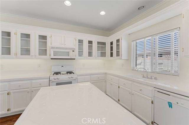 Detail Gallery Image 15 of 39 For 14691 Hondo Dr, Victorville,  CA 92394 - 4 Beds | 2/1 Baths