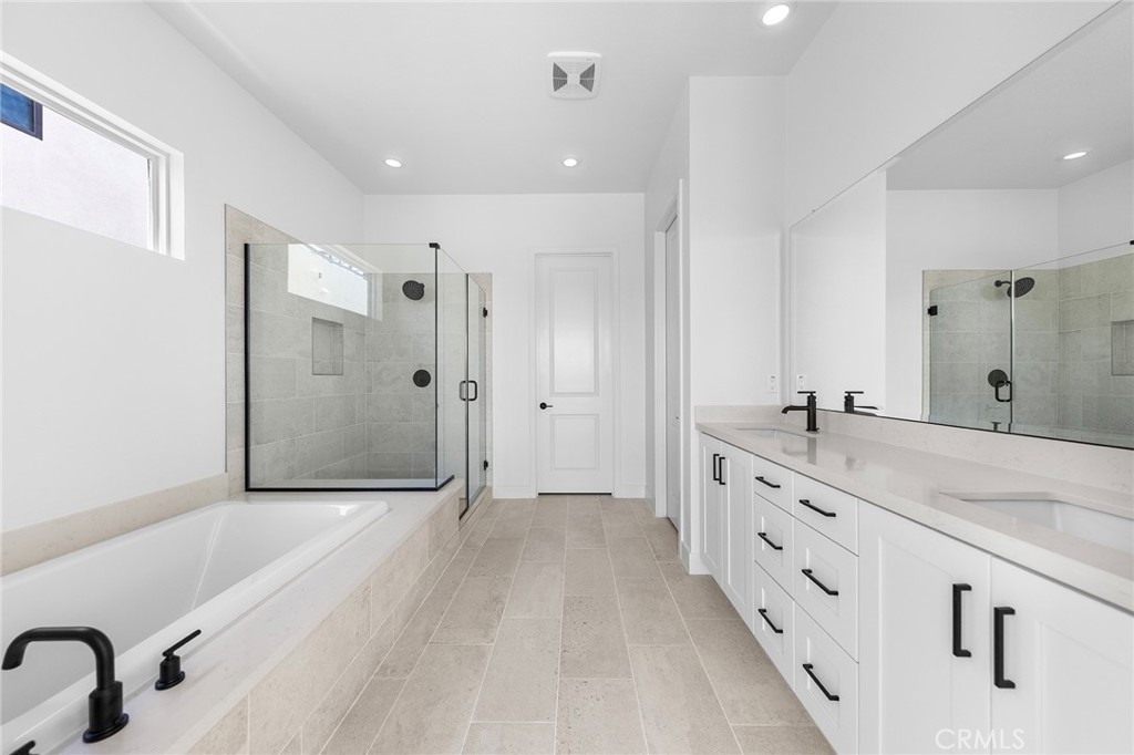 A4877d5d D880 4227 B584 F87c9d2af0ea