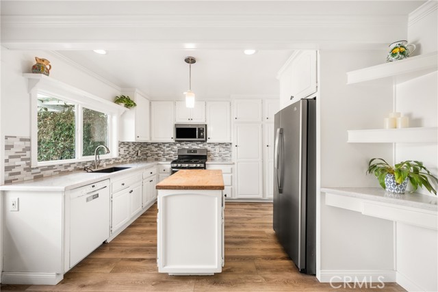 Detail Gallery Image 9 of 29 For 26331 via Conchita, Mission Viejo,  CA 92691 - 4 Beds | 2 Baths