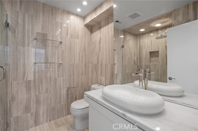 Detail Gallery Image 17 of 37 For 2410 Voorhees Ave #3,  Redondo Beach,  CA 90278 - 2 Beds | 2/1 Baths