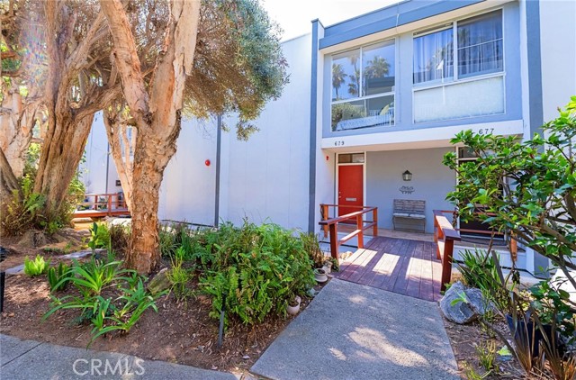 679 The Village, Redondo Beach, California 90277, 2 Bedrooms Bedrooms, ,1 BathroomBathrooms,Residential,For Sale,The Village,PV25002324