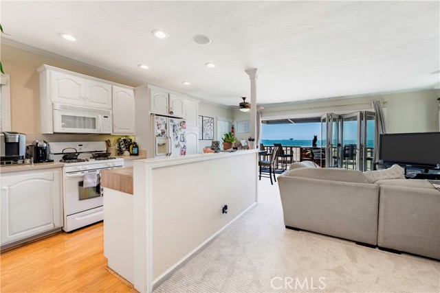 Detail Gallery Image 33 of 54 For 1003 Seal Way, Seal Beach,  CA 90740 - 6 Beds | 4 Baths