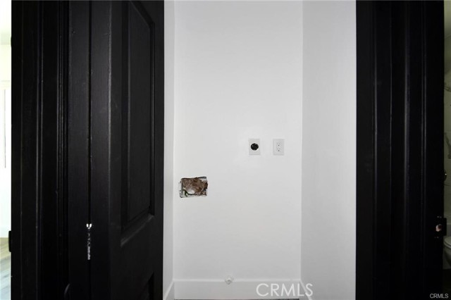 Detail Gallery Image 12 of 12 For 631 1/2 N Benton Way, Silver Lake Los Angeles,  CA 90026 - 2 Beds | 2 Baths