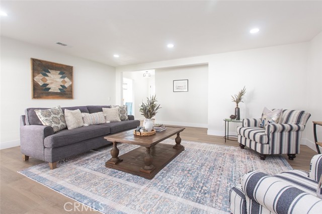 417 W Leeside, Glendora CA: https://media.crmls.org/medias/a4888ac6-e391-403e-9805-d49f16a58bb1.jpg