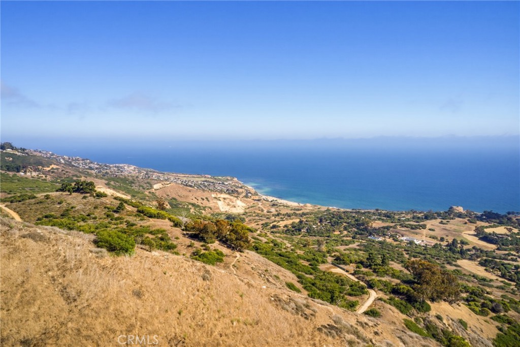 https://media.crmls.org/medias/a48ad9cf-be89-42c1-b779-5d8573978f8a.jpg?preset=X-Large