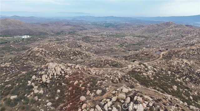 1 La Barranca Rd, Perris CA: https://media.crmls.org/medias/a48c32bd-c68b-47d2-ab7d-f582a397c238.jpg