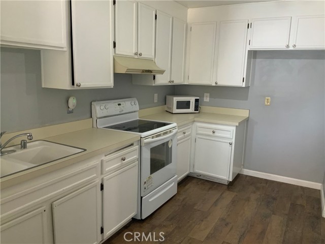 Detail Gallery Image 7 of 19 For 9020 Newport Ave #17,  Fontana,  CA 92335 - 2 Beds | 2 Baths