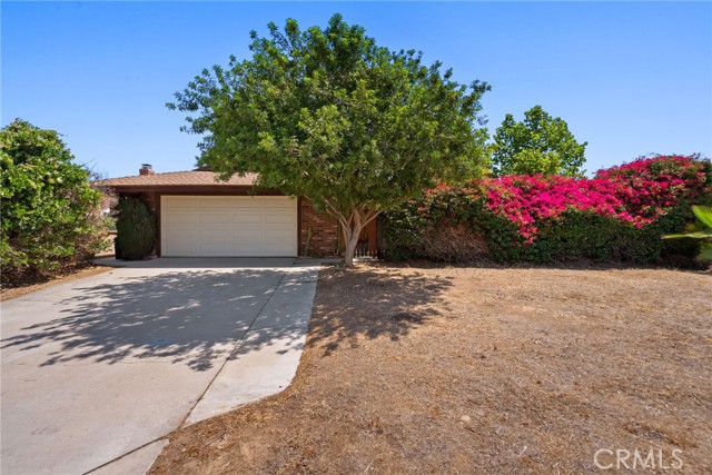 4271 Baggett Drive, Riverside CA: https://media.crmls.org/medias/a48c6261-9318-41cd-86aa-9b4d34234e96.jpg