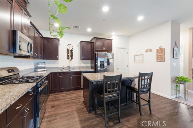 2082 Posa Chanet Boulevard, Coalinga CA: https://media.crmls.org/medias/a48cf818-cb8b-4b73-a3e1-46d27e61a215.jpg