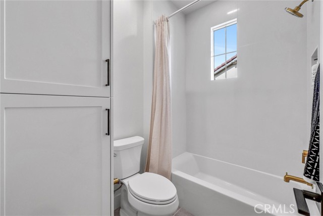 236 Collino, Irvine CA: https://media.crmls.org/medias/a48d12c1-c1f3-4c2a-8b4d-dadeba417dbb.jpg