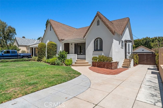 2340 Camden Avenue, Los Angeles CA: https://media.crmls.org/medias/a48de4d7-3f68-48c0-8be0-76f50487772f.jpg