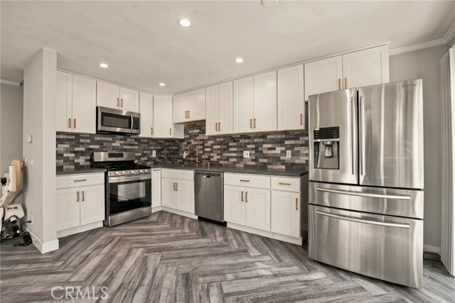 3918 Cochran Street, 20 photo 10