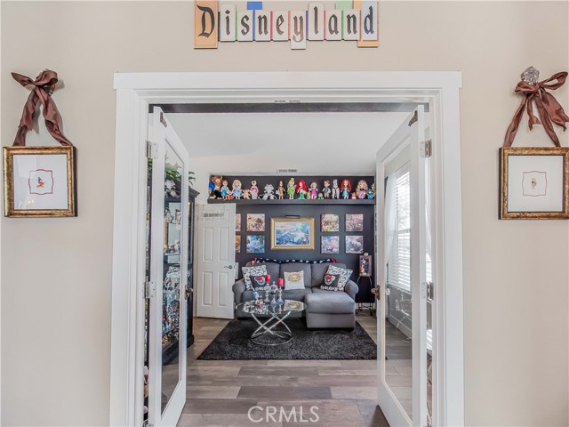 12820 Excalibur Drive, Eastvale CA: https://media.crmls.org/medias/a48ef14c-2697-4daa-a596-fbf72fc14a89.jpg